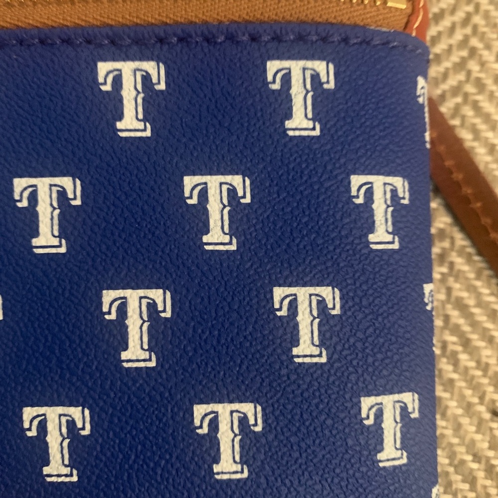 Dooney & Bourke Texas Rangers Crossbody bag NWT.